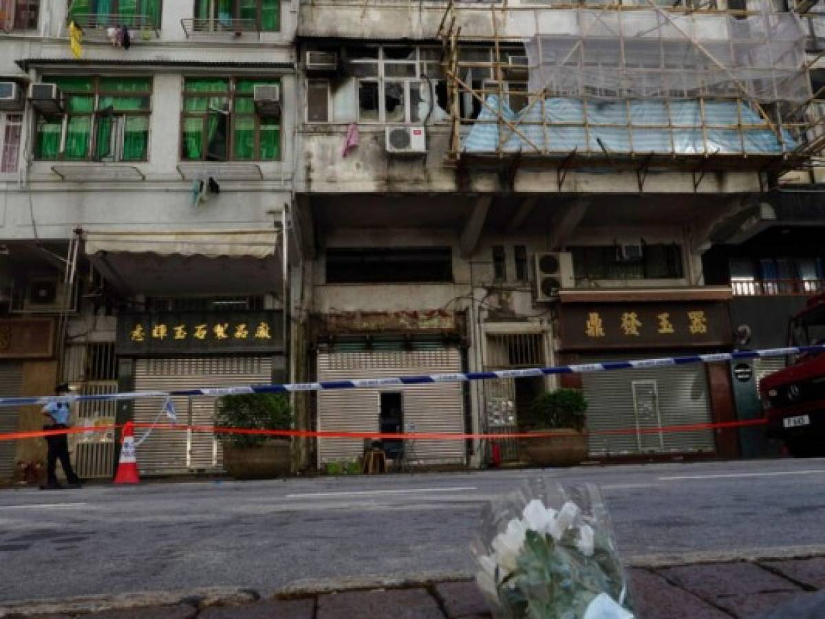 Incendio en edificio en Hong Kong deja 7 muertos