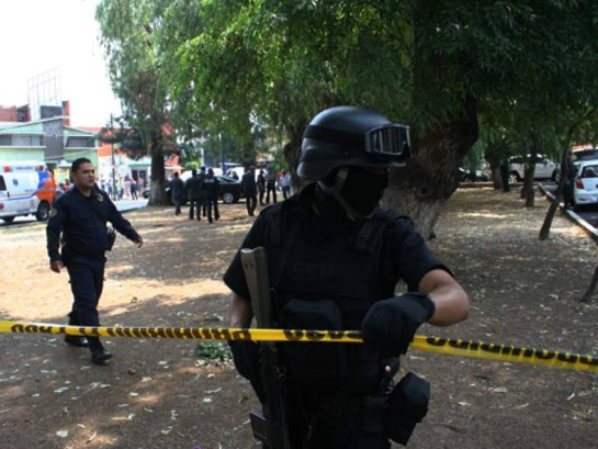 México: Graban el asesinato de tres policías a mano de sicarios