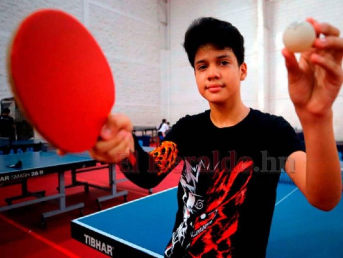 Franklin Rodas, de defender una portería a promesa hondureña en el tenis de mesa