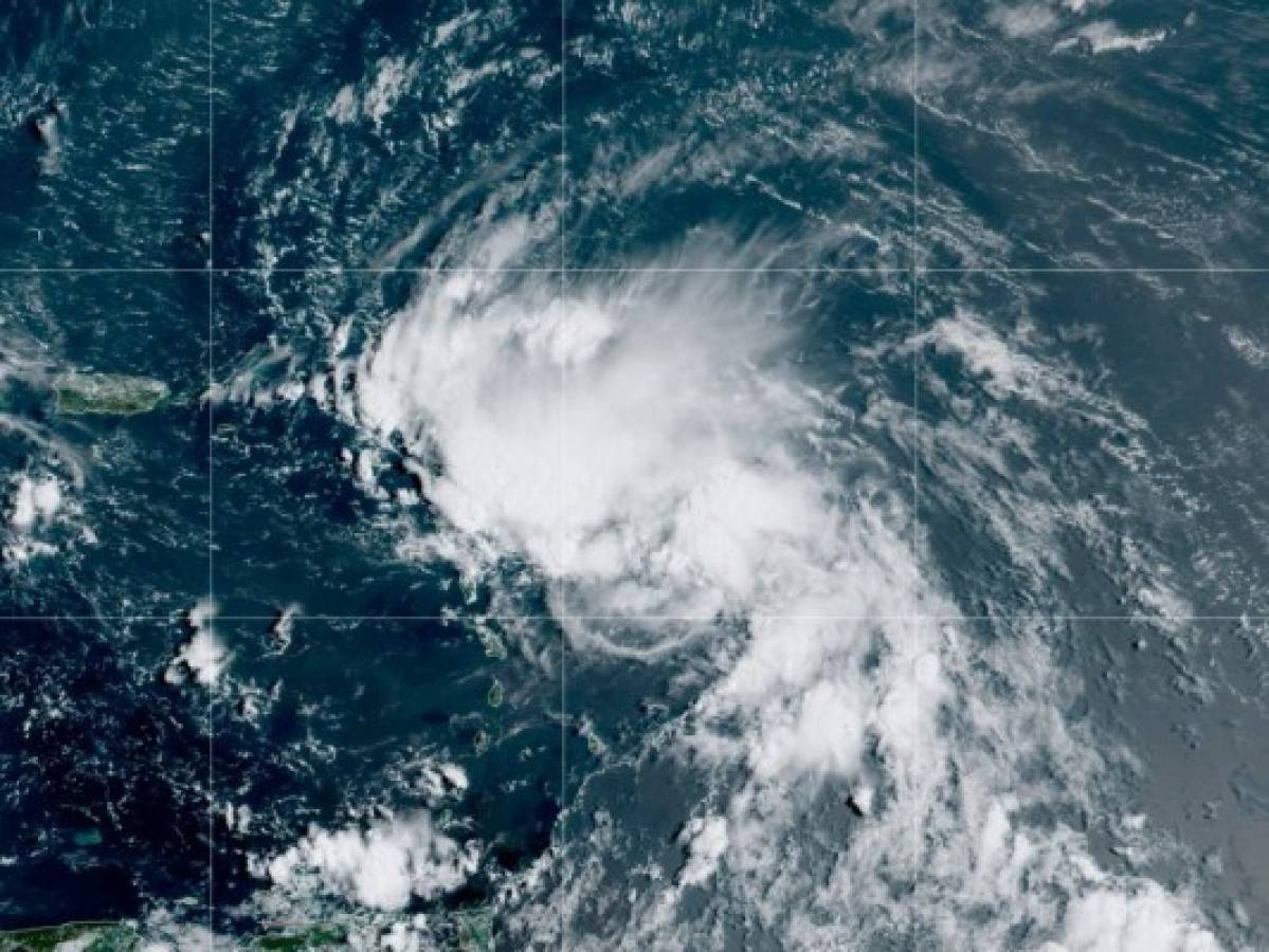 Dos tormentas tropicales amenazan con tocar suelo en Estados Unidos