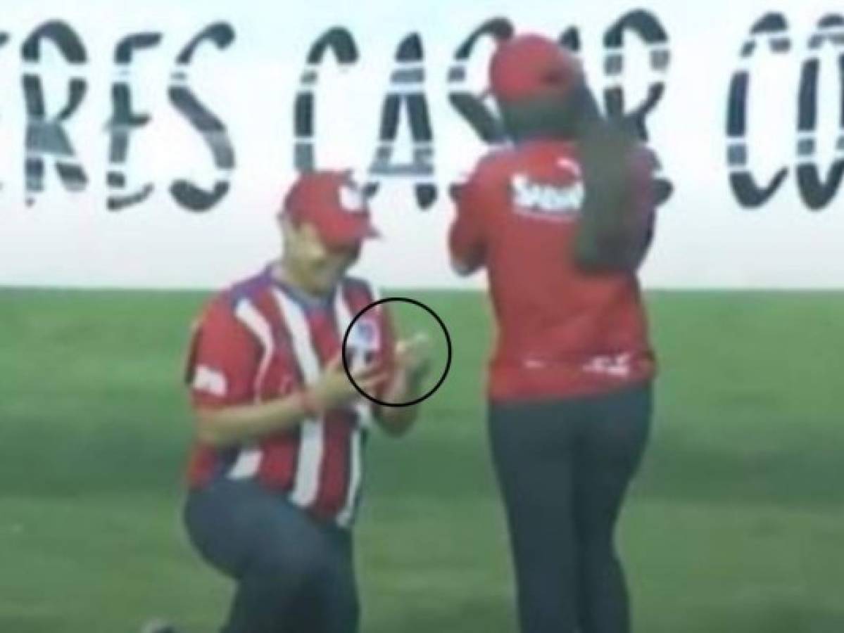 VIDEO: Hondureño le pidió matrimonio a su novia en el entretiempo del Olimpia vs Motagua