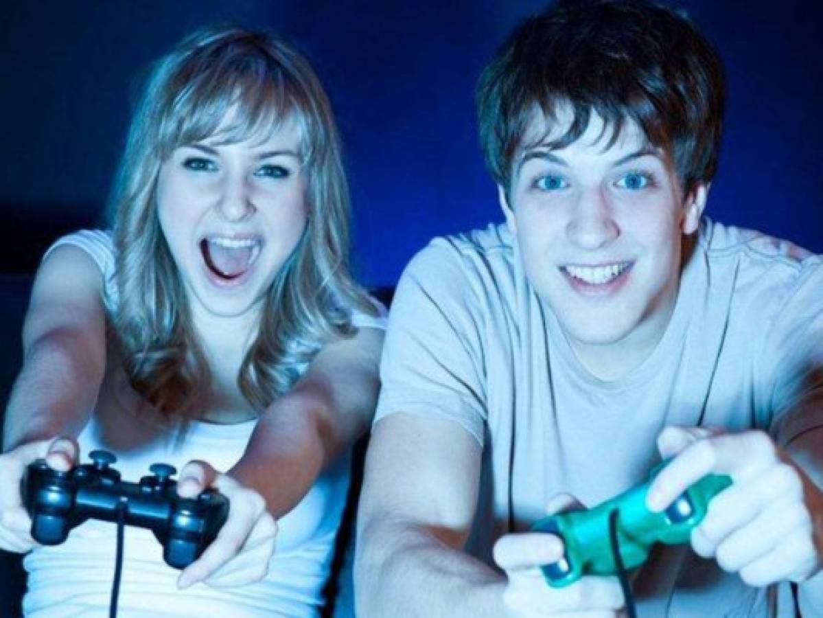 En EEUU las mujeres juegan videojuegos tanto como los hombres