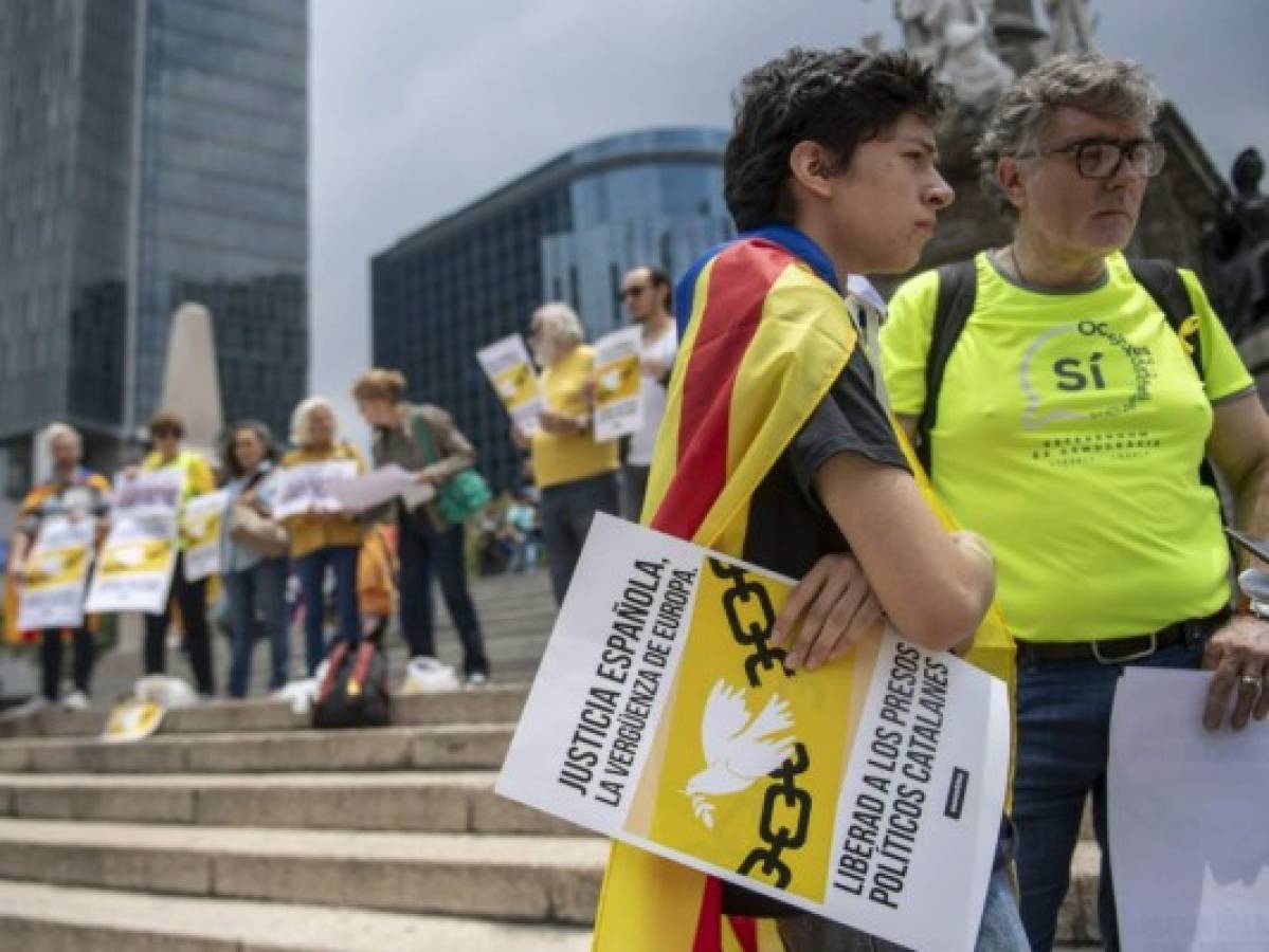 Miles protestan en Barcelona pidiendo liberación de líderes independentistas