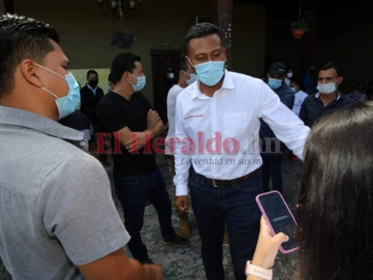 Marco Guzmán candidato a alcalde de Cantarranas realiza el sufragio