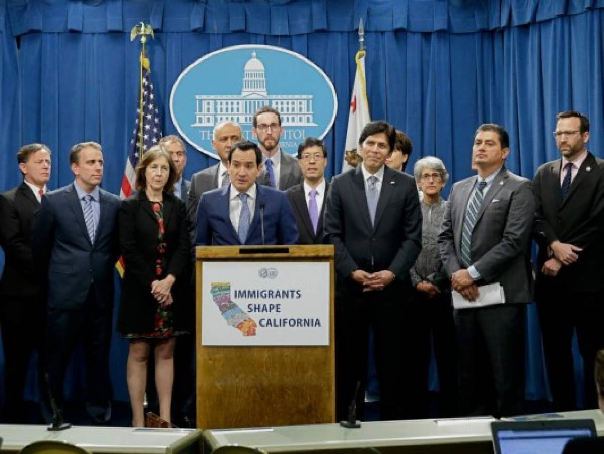 Legisladores de California emiten exhorto migratorio a Trump