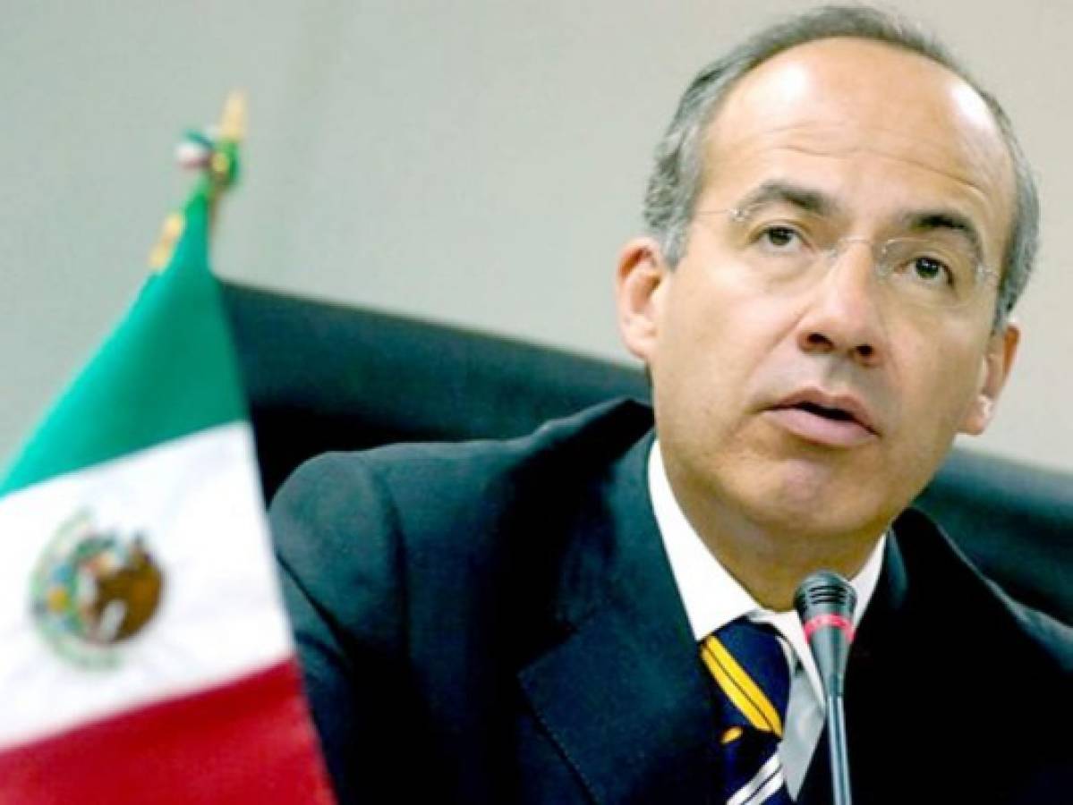 El expresidente mexicano Felipe Calderón renuncia al conservador PAN