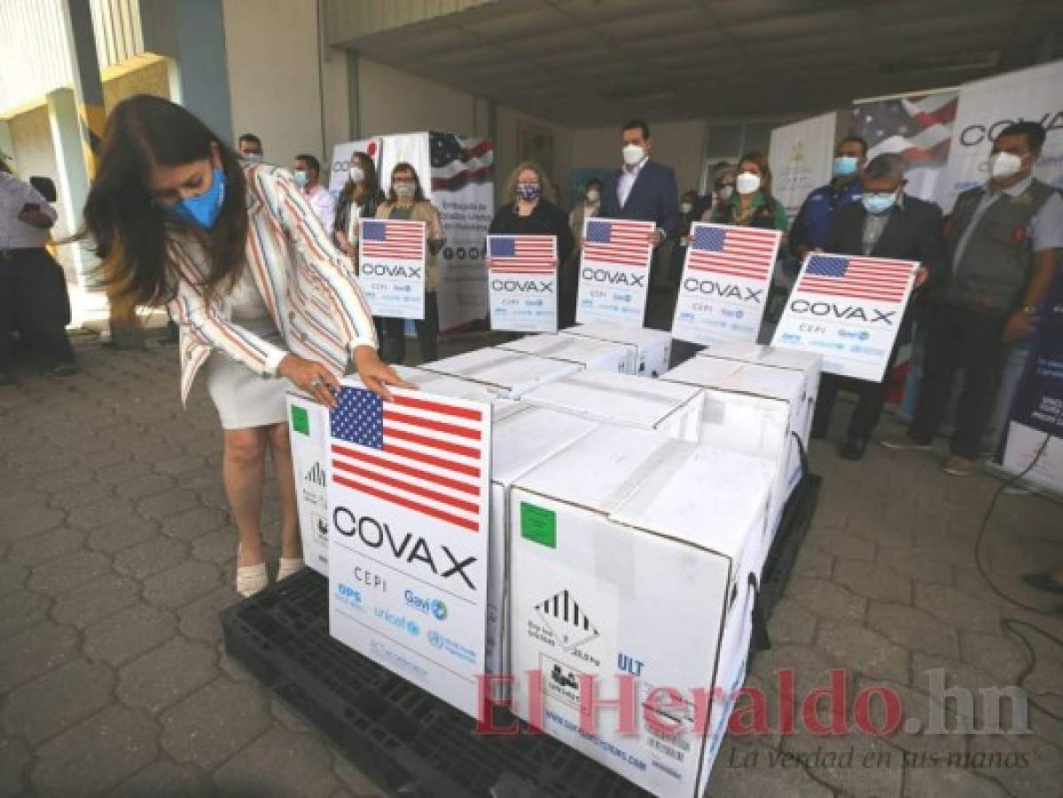 Llegan al país casi 100 mil dosis de vacuna Pfizer donadas por Estados Unidos