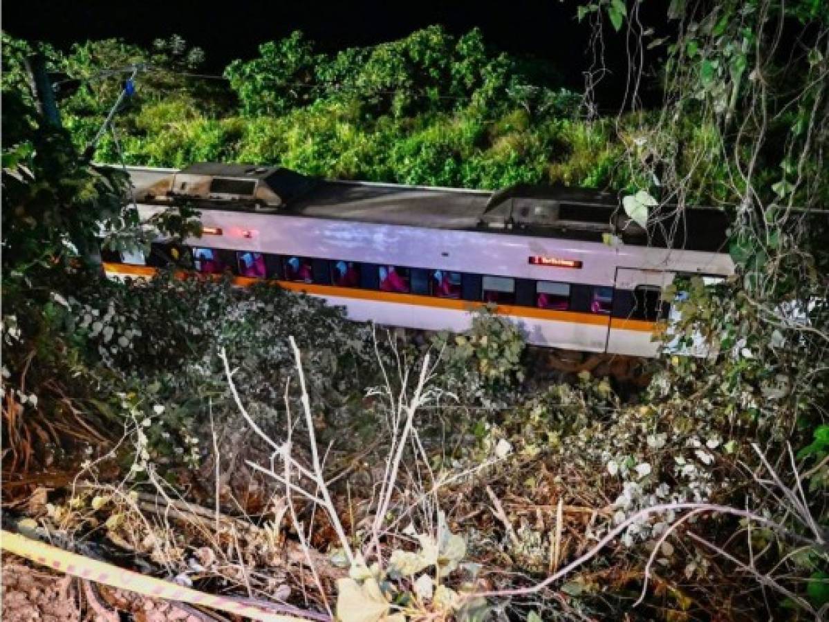 Al menos 48 personas mueren en accidente de tren en Taiwán