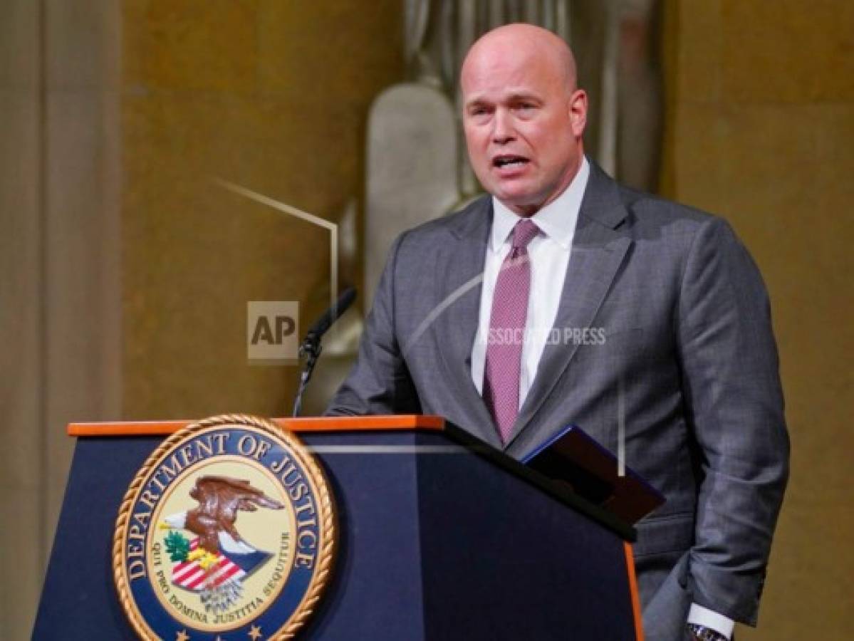 Grupo derechista le pagó casi 1 millón de dólares a Whitaker