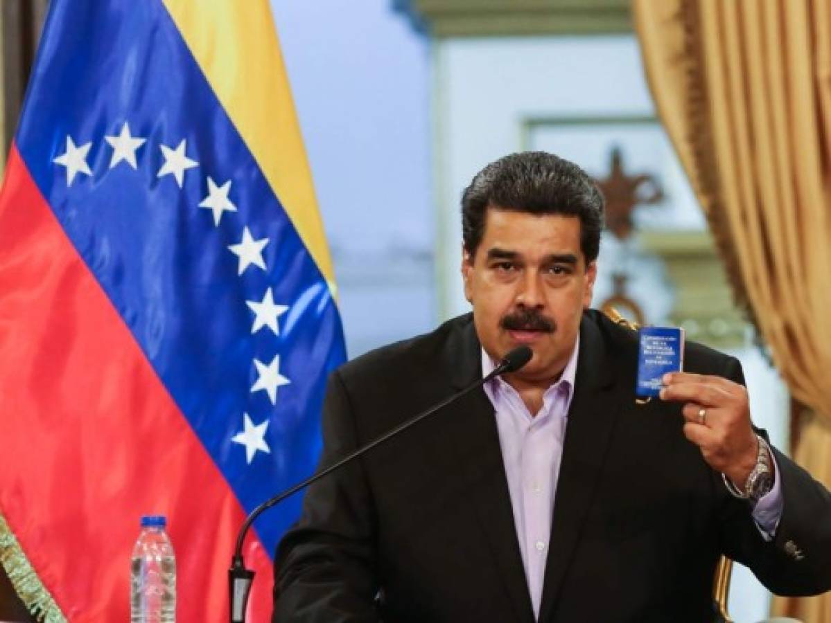 Maduro dispuesto a convocar legislativas en Venezuela, Guaidó pide 'más sanciones'