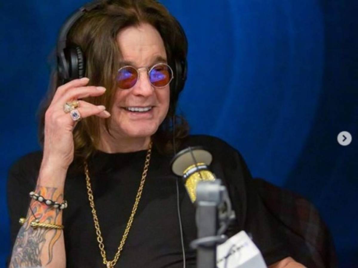 Ozzy Osbourne no está mal de salud, asegura su hija