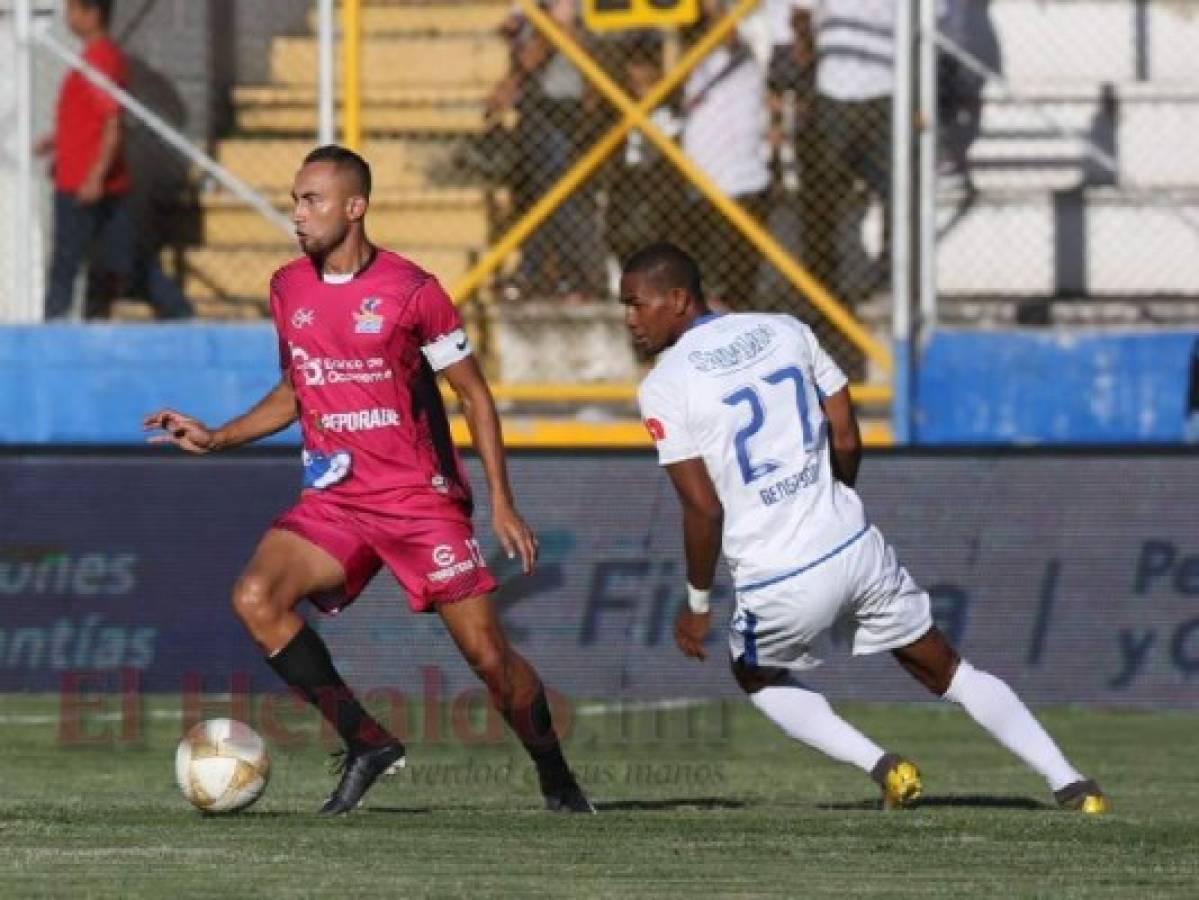 Jerry Bengtson falló una falta penal a los 33 minutos del encuentro. (Foto: David Romero / EL HERALDO)