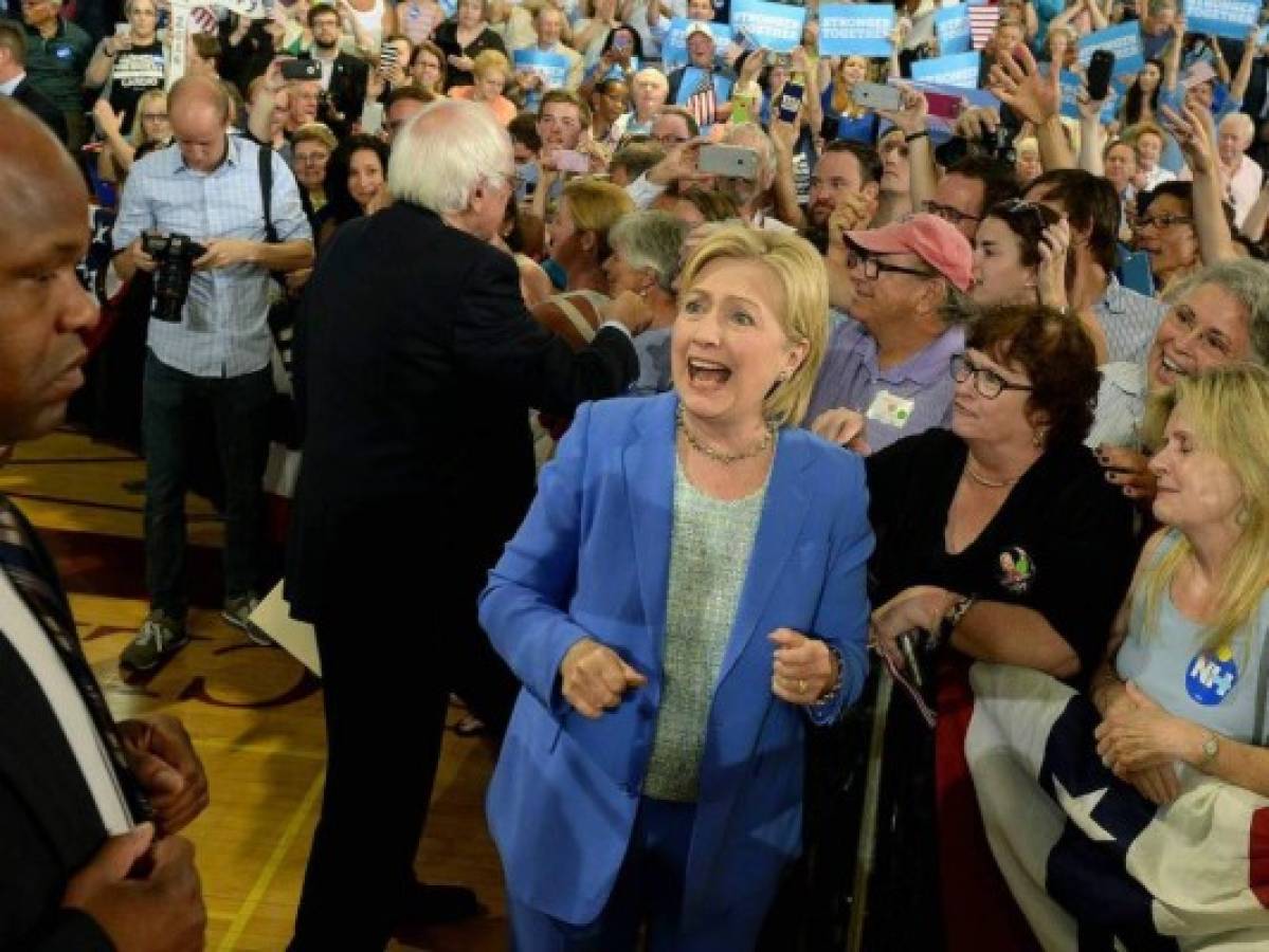 Sanders hace las paces con Clinton y la respalda en presidenciales de EEUU