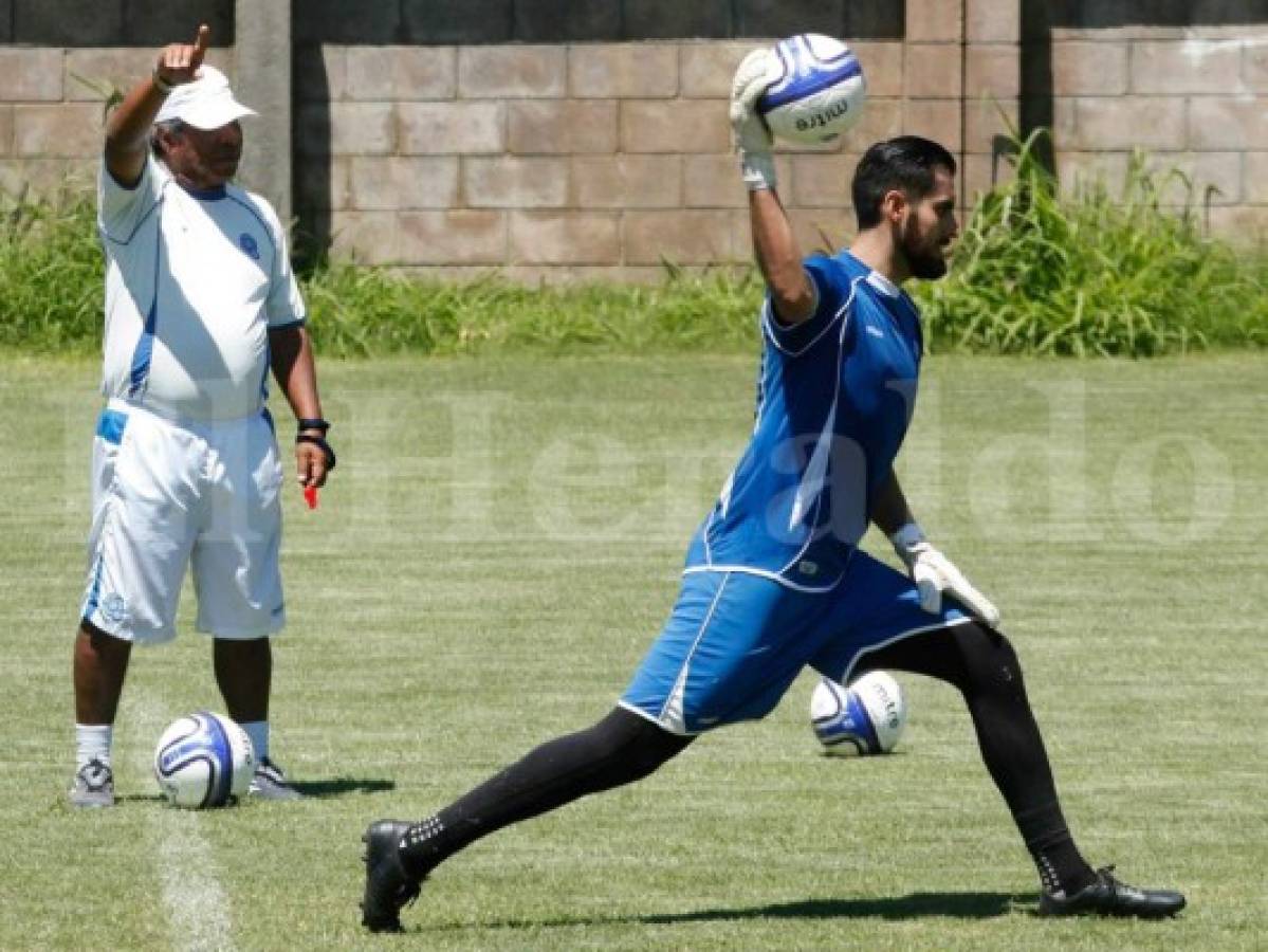 Con hotel cinco estrellas y premios asegurados salvadoreños contra Honduras