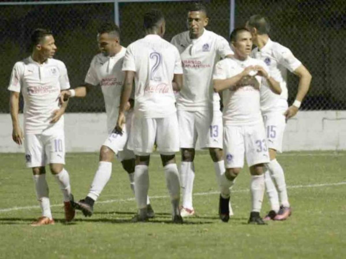 Afición de El Salvador se manifiesta molesta en redes sociales por jugar ante el Olimpia de Honduras