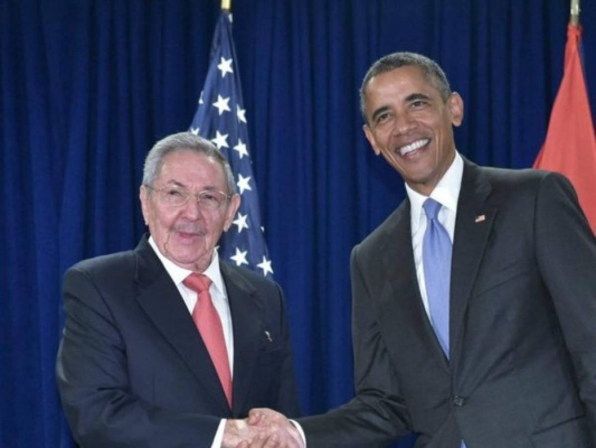 Candidatos republicanos critican apertura de Obama hacia Cuba