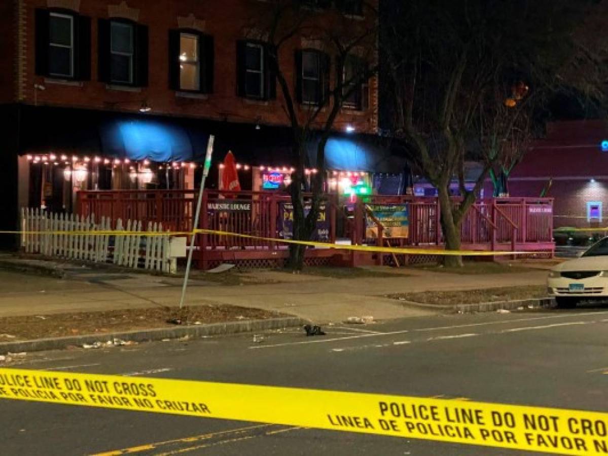 Un muerto, cuatro heridos en club de Connecticut, Estados Unidos