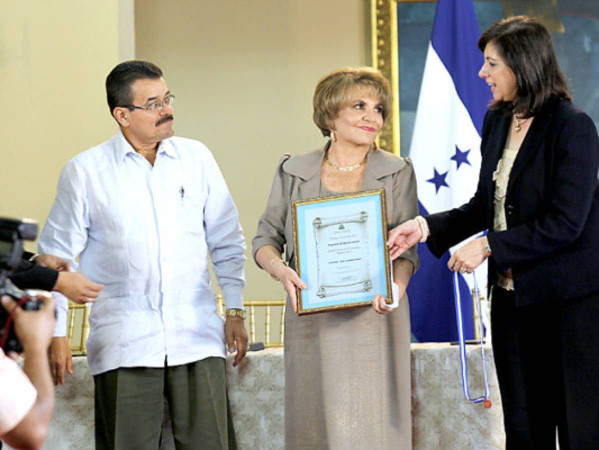 Gobierno hondureño entrega premios de Literatura y Arte