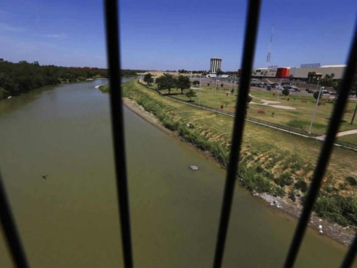 En la imagen, el Río Grande visto desde el Puente Internacional en Nuevo Laredo, México. Foto AP