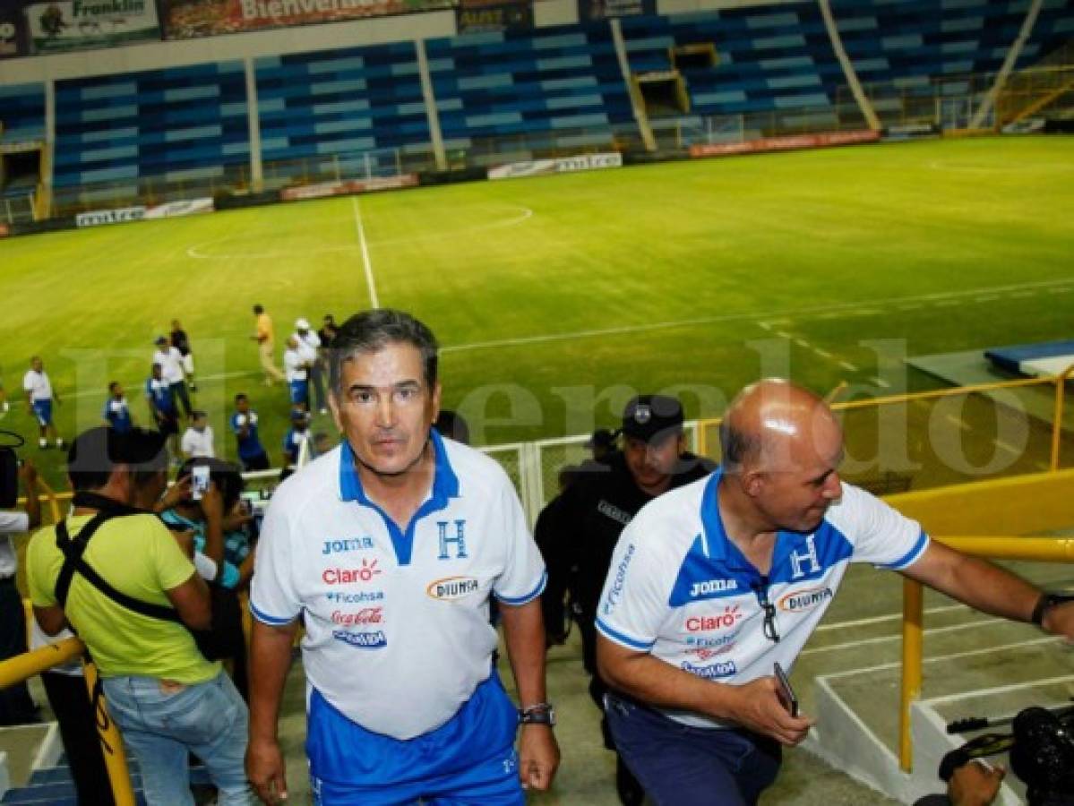 Selección de Honduras contagia alegría en su reconocimiento del estadio Cuscatlán