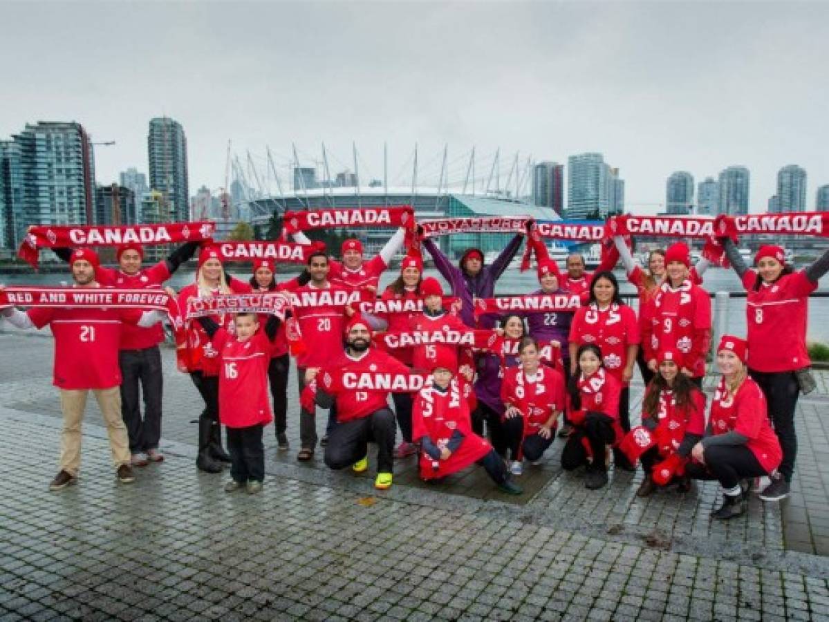 Canadienses generan ambiente en la fría Vancouver para la eliminatoria