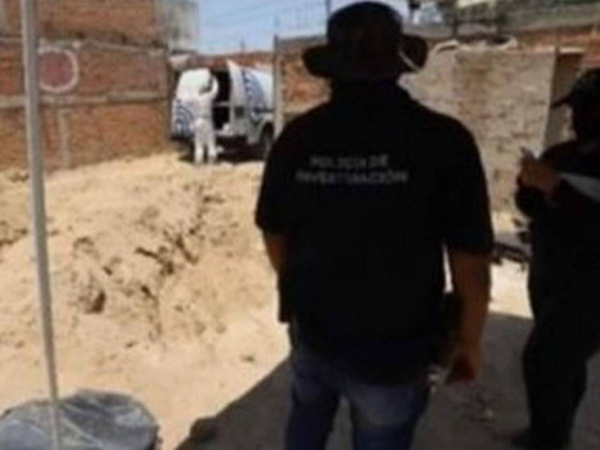 Hallan al menos 70 bolsas con restos humanos en finca de Jalisco, México