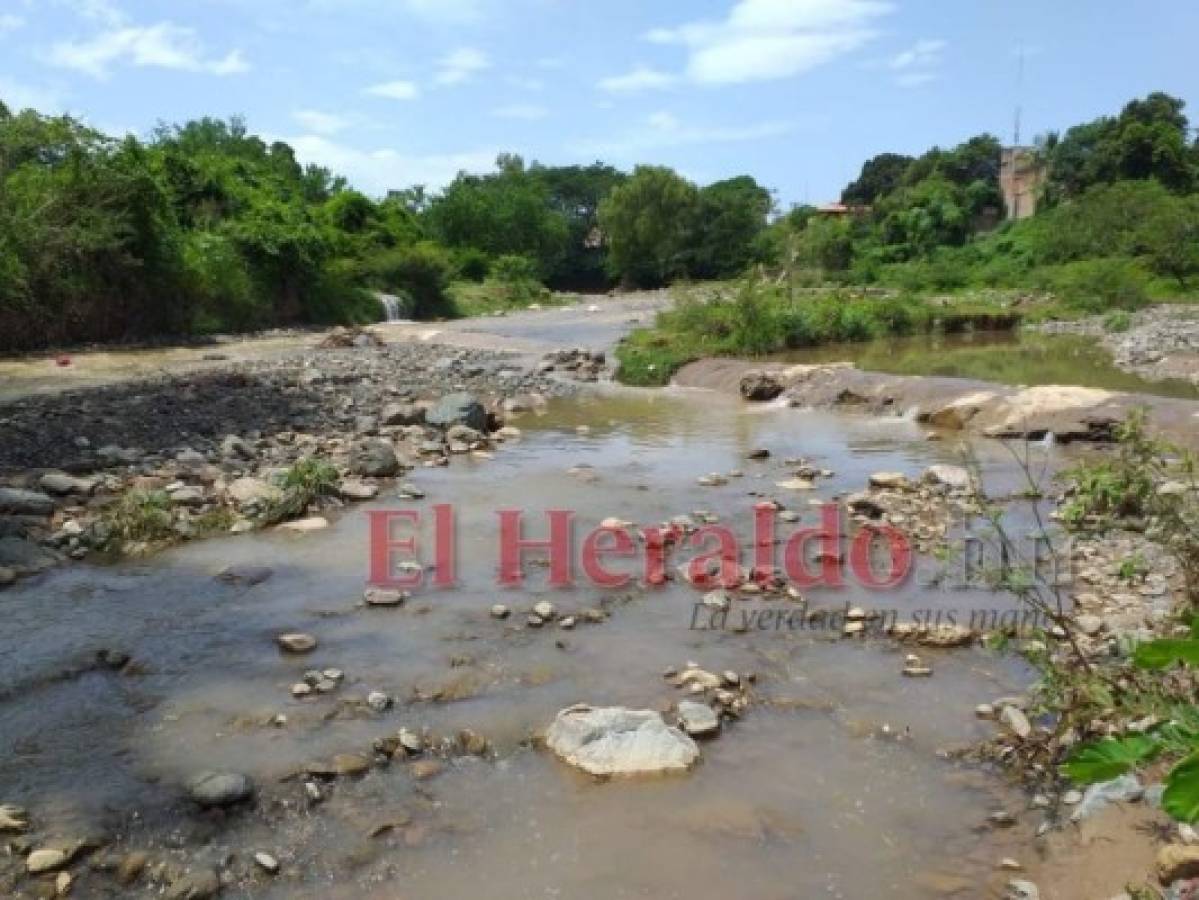 Denuncian derrame de aguas residuales sobre río en Comayagua