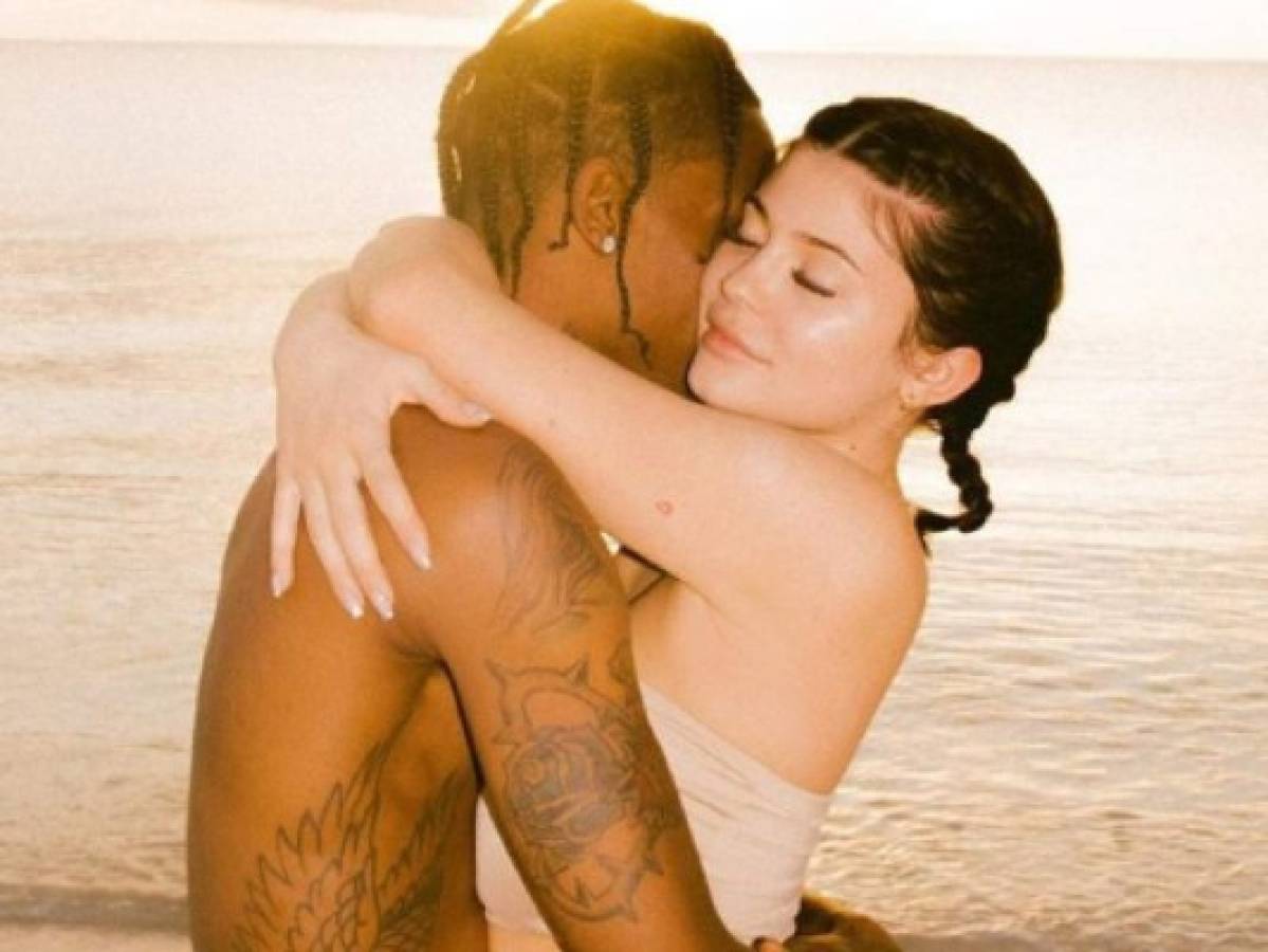 Así fue el íntimo festejo de cumpleaños entre Kylie Jenner y Travis Scott