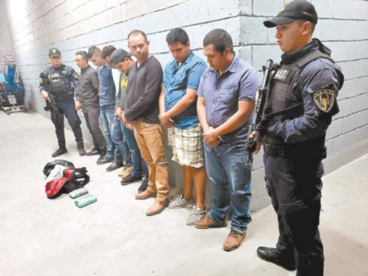 En 10 días, 25 agentes han sido detenidos por actos delictivos