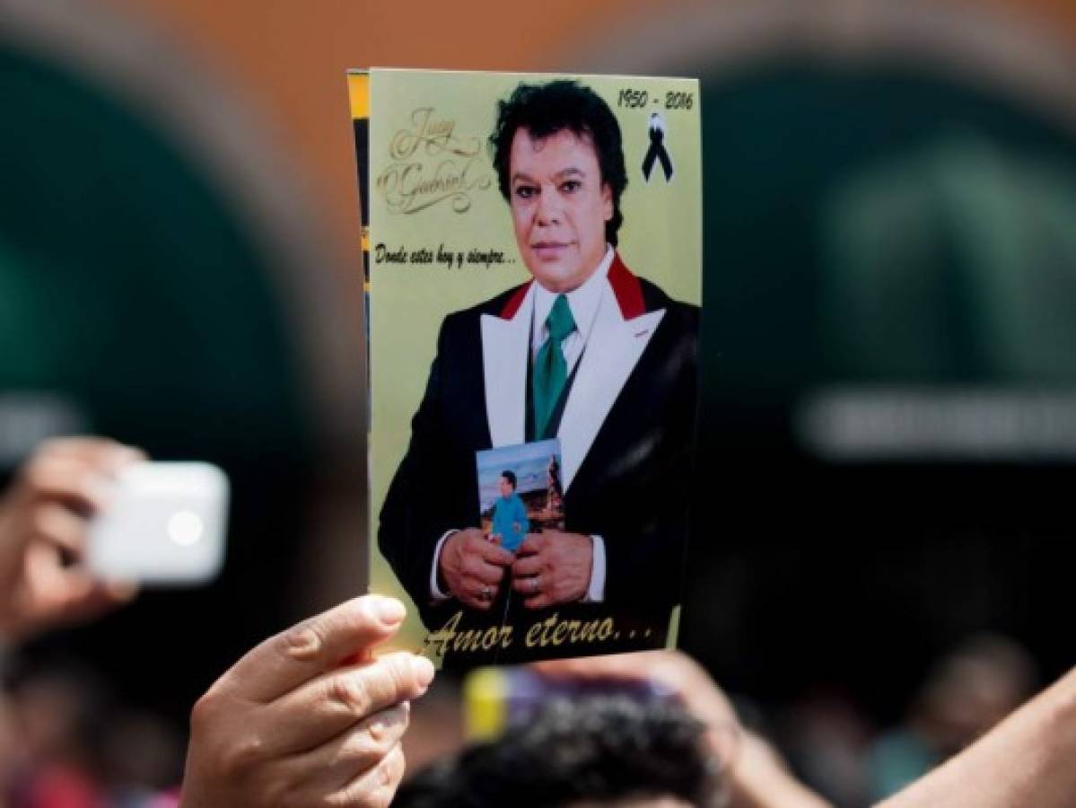 Confirman que restos de Juan Gabriel han sido cremado