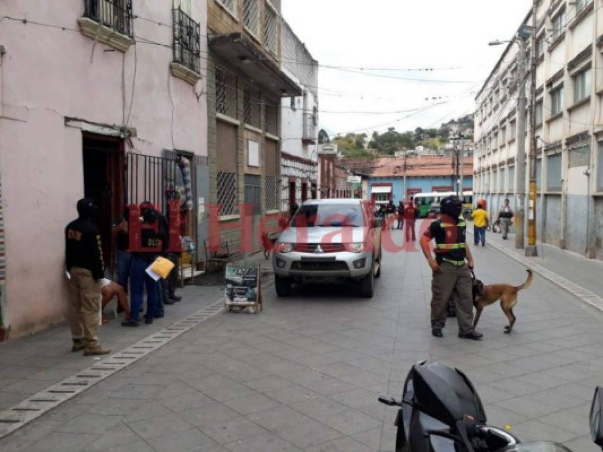 Allanan negocios ubicados al costado de la iglesia Los Dolores en la capital en busca de droga