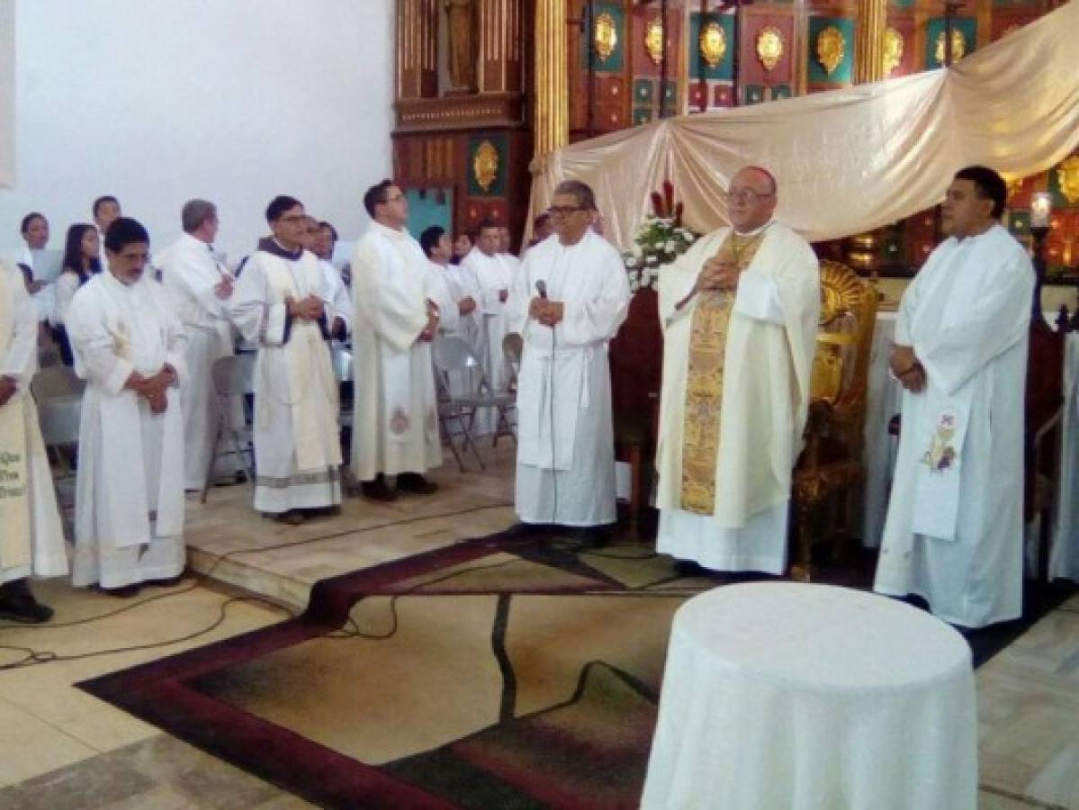 Olanchanos muestran gran fervor religioso en misa de Miércoles Santo