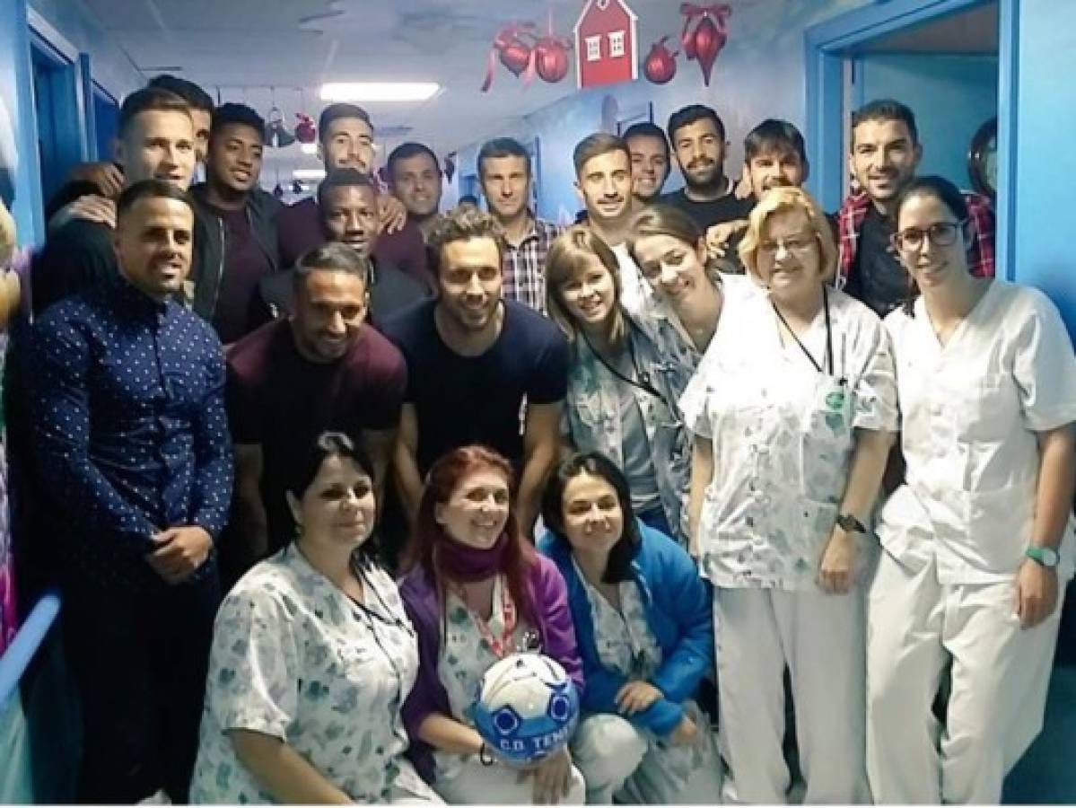 Anthony Lozano y Darixon Vuelto visitan hospital de Canarias en España   