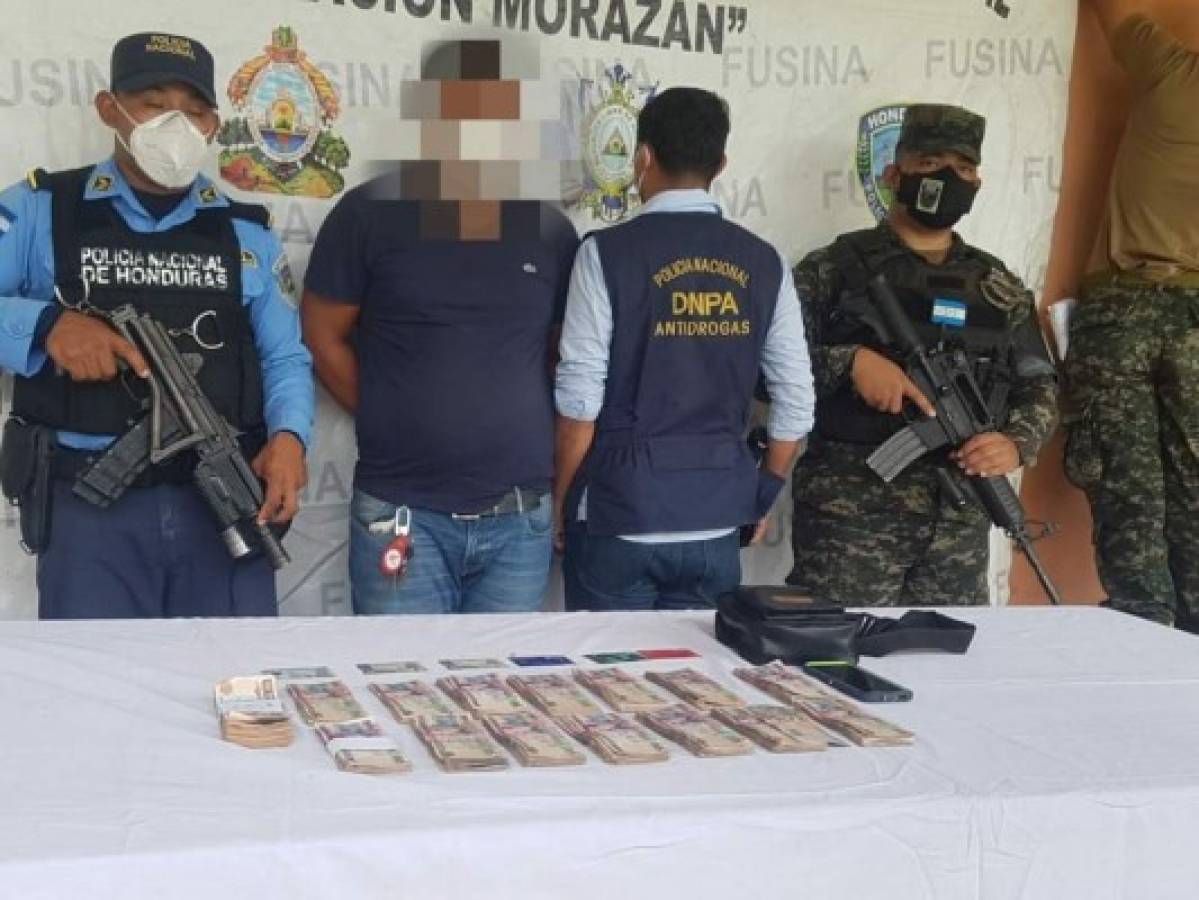 Detienen a guatemalteco con fuerte suma de dinero en Cortés