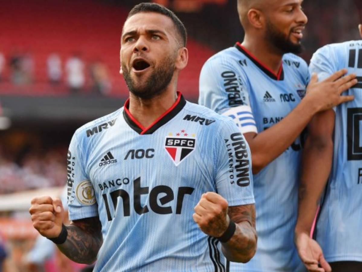 Dani Alves debuta con gol en su estreno con el Sao Paulo