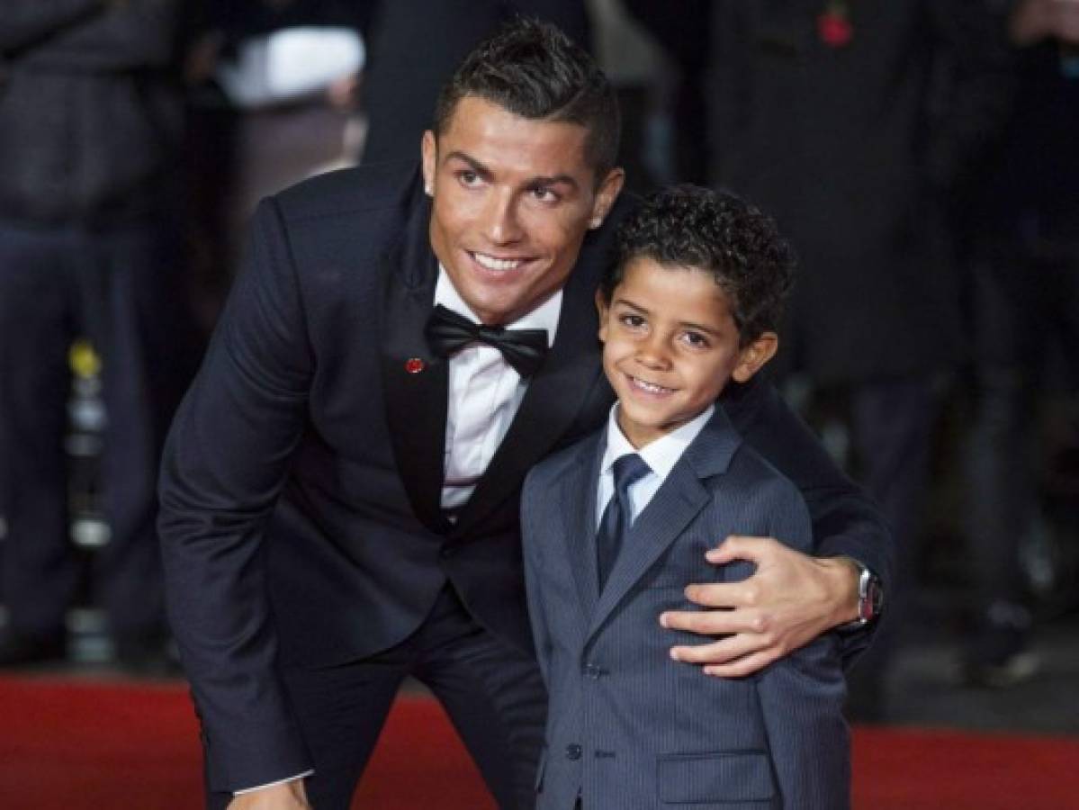 Cristiano Ronaldo narra su gloria en un documental en el que tiene cabida Leo Messi