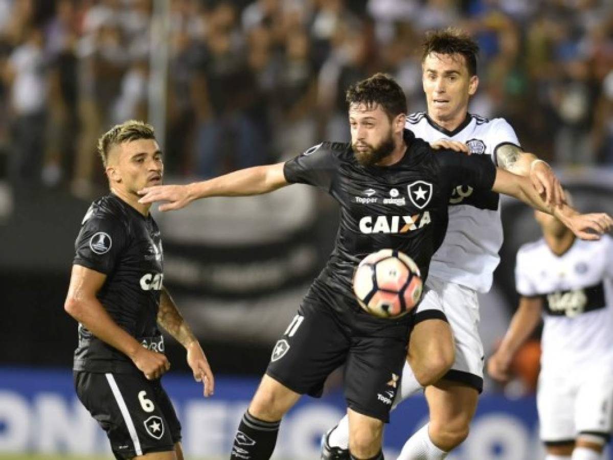 Botafogo a fase de grupos de Libertadores al vencer 3-1 por penales al Olimpia