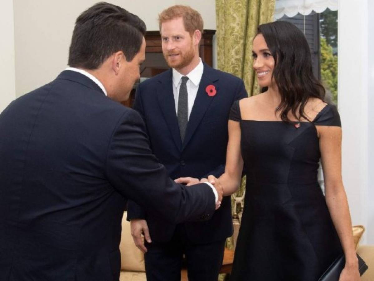 El príncipe Harry y Meghan inician en Nueva Zelanda la última etapa de su gira