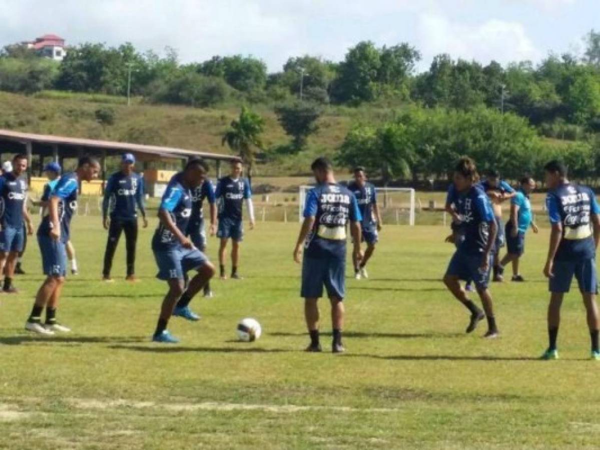 Selección de Honduras se prepara a altura media para enfrentar a El Salvador