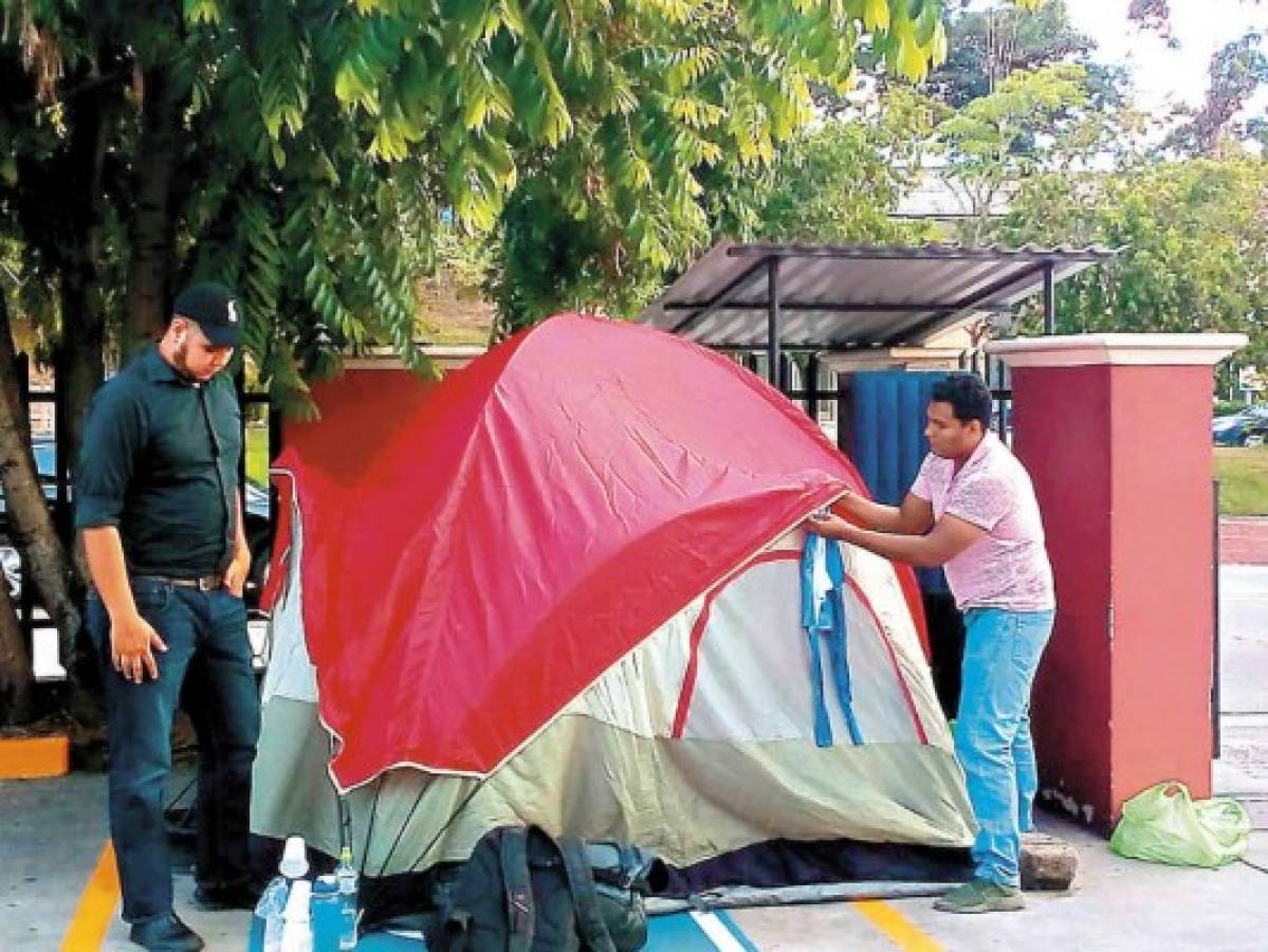 Empleados del Conadeh empezaron una huelga de hambre