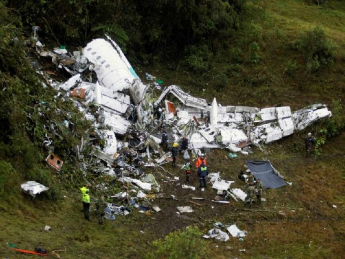 Vuelo de LaMia se estrella en Medellín y mueren 71 personas, entre ellos el club Chapecoense