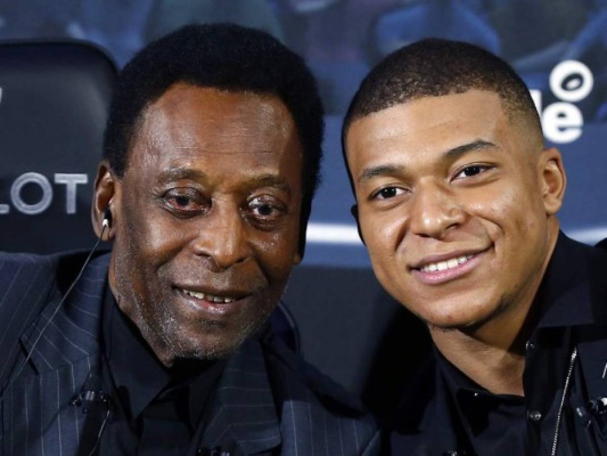 Pelé deja hospital francés para regresar a Brasil