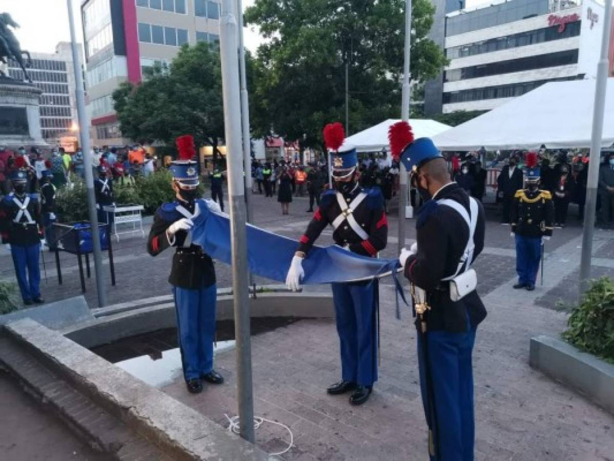 Honduras inicia celebración de la Independencia con izada de la Bandera