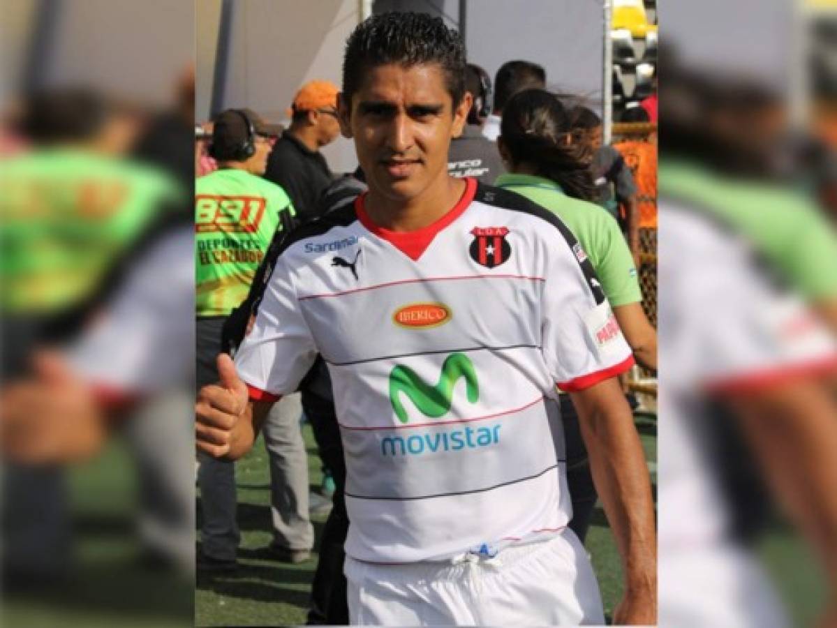 Jorge Claros uzará la '5' con el Alajuelense