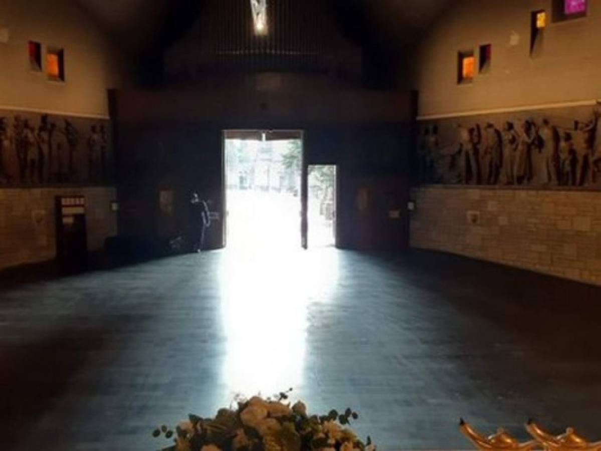 Iglesia del cementerio de Bérgamo 'al fin' vacía de ataúdes