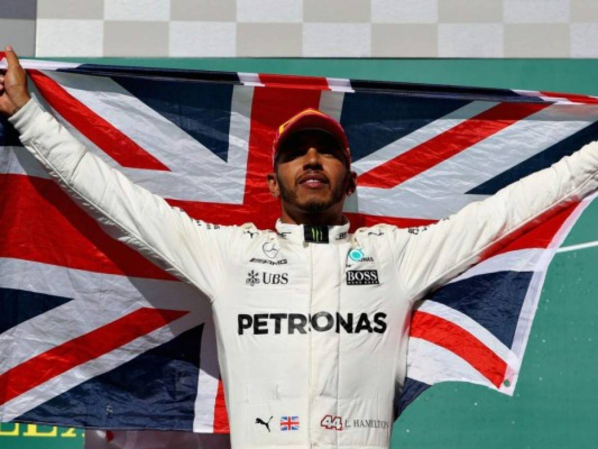 Británico Hamilton gana el GP de EEUU de Fórmula 1 y acaricia el mundial  