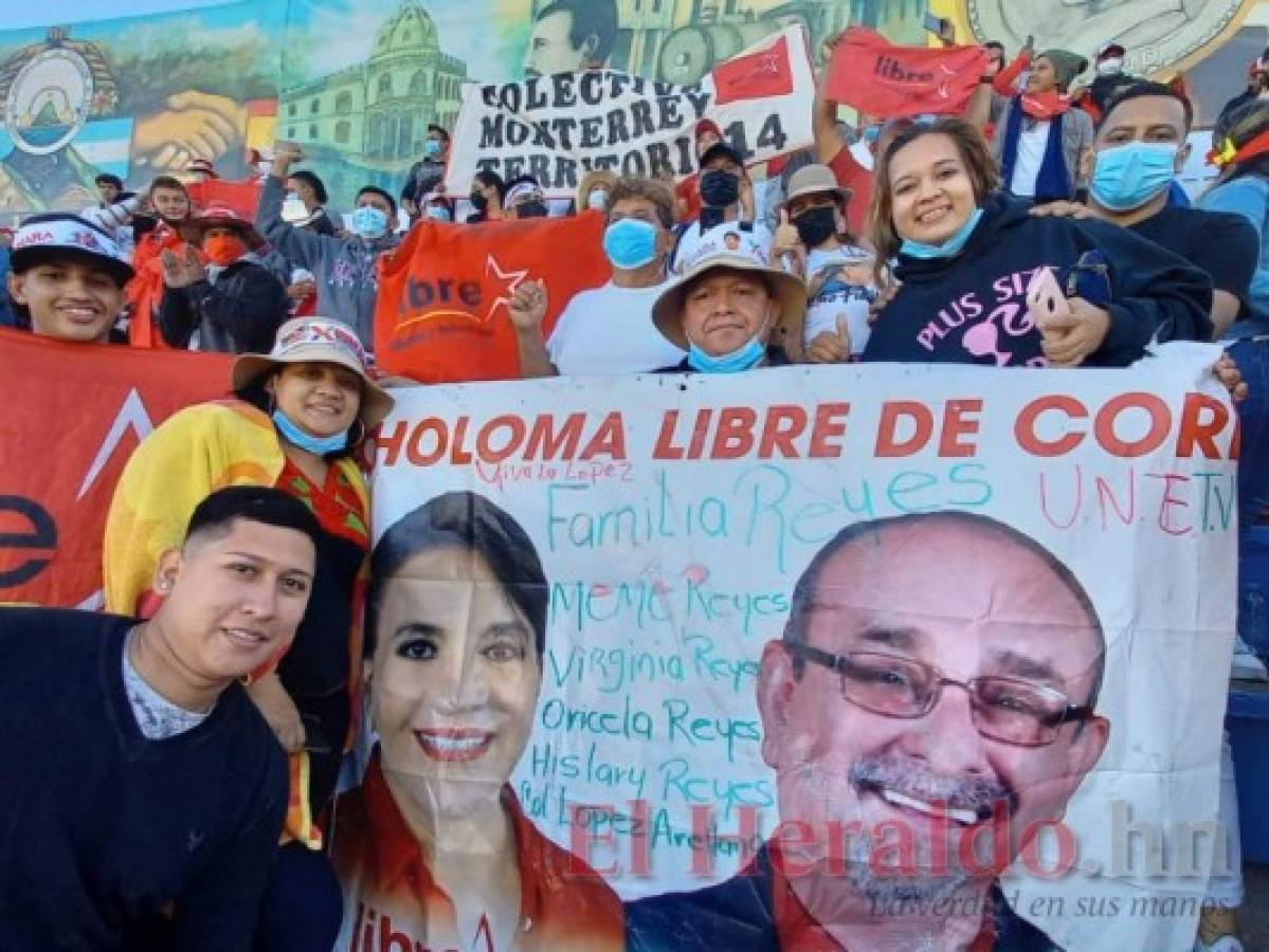 Pancartas y bailes: el ambiente en las graderías del Estadio Nacional durante toma de posesión (Fotos)