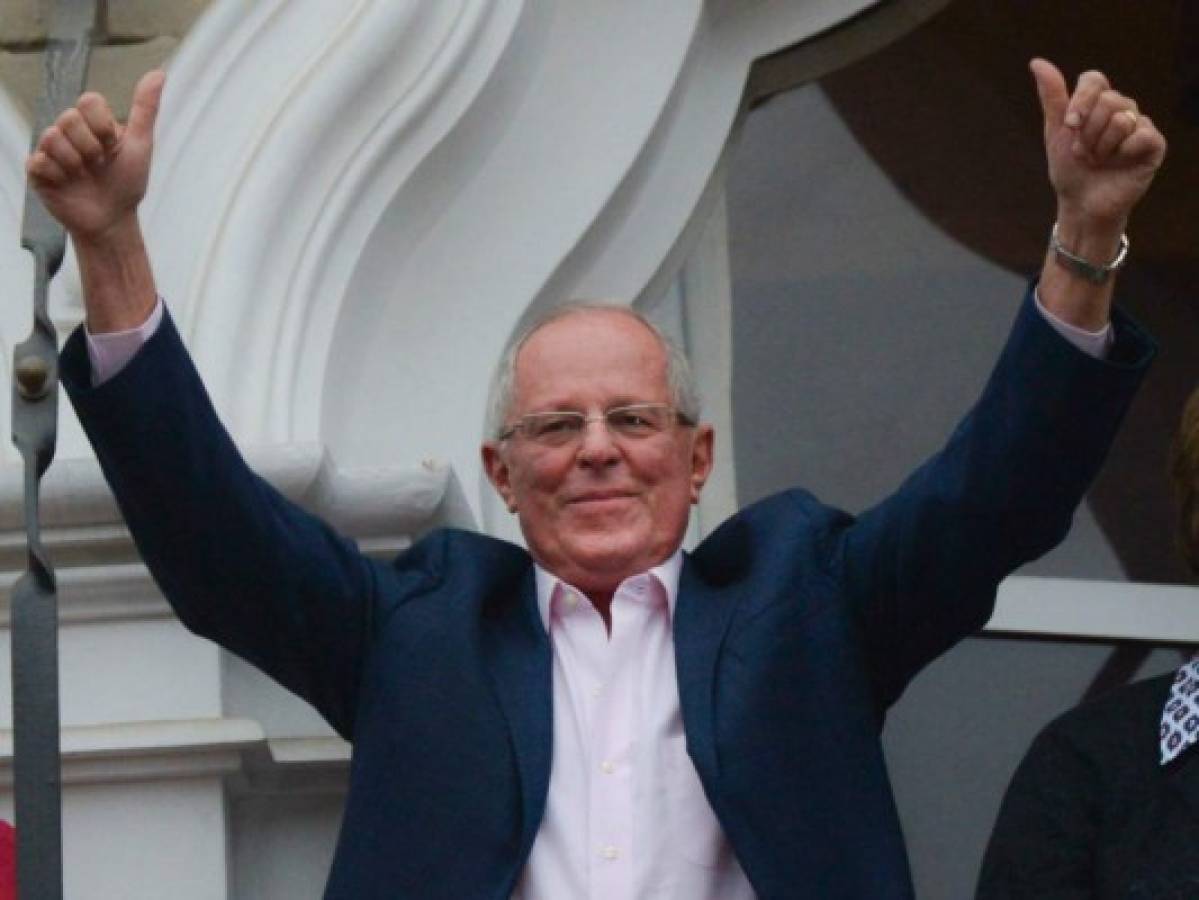 Kuczynski mantiene mínima ventaja sobre Fujimori en presidenciales de Perú