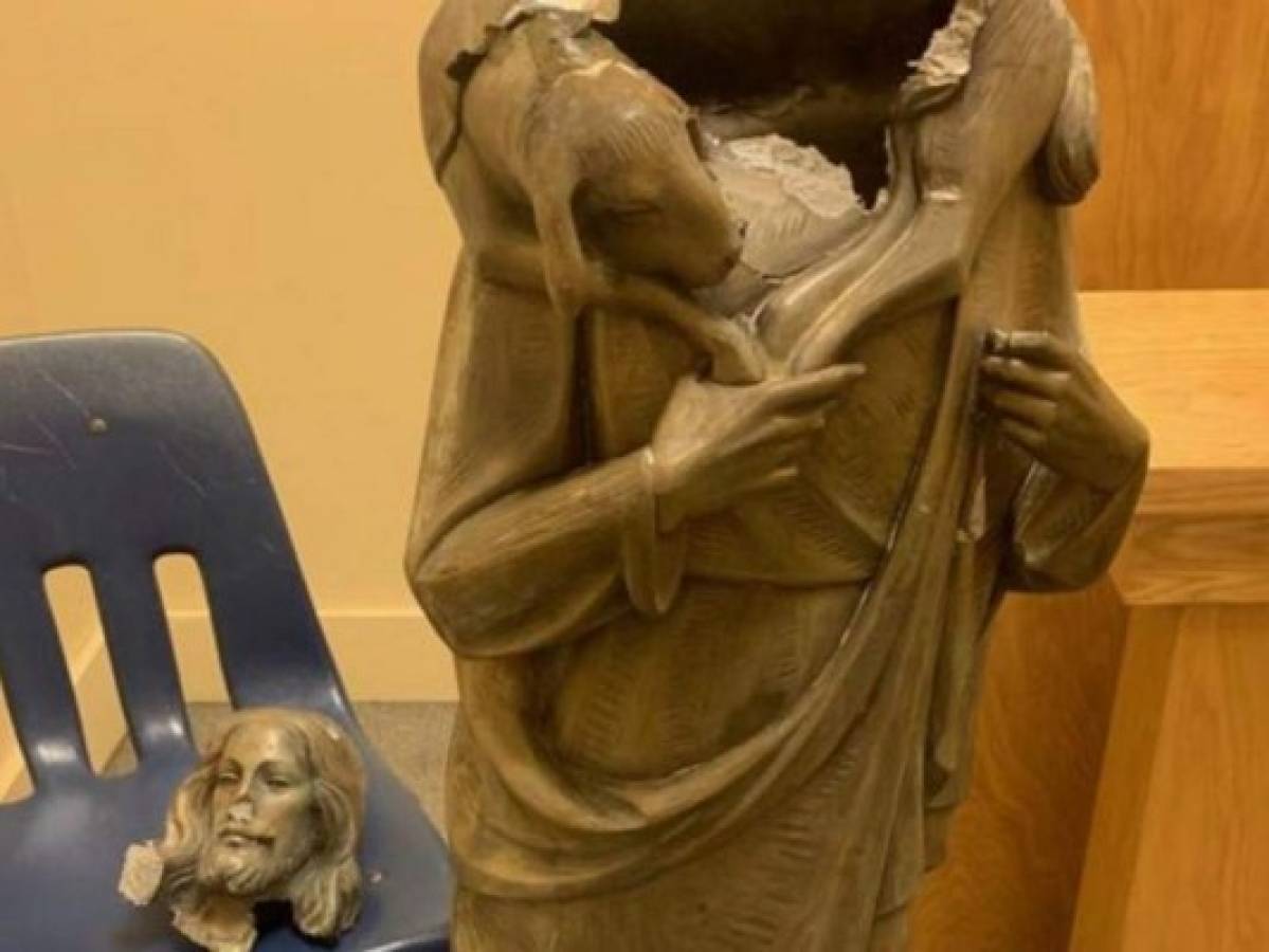 Decapitan estatua de Jesucristo en iglesia en sur de Florida  