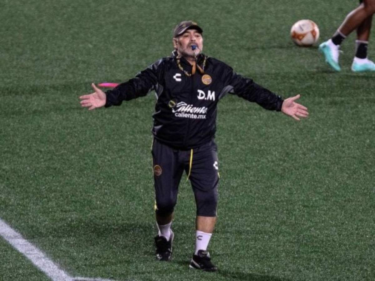 Maradona se lamenta tras igualdad de Gimnasia: 'Entramos dormidos'